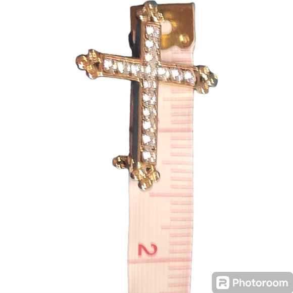 VINTAGE, gold-tone cross brooch with clear stones inlayed. OS. - Picture 3 of 3